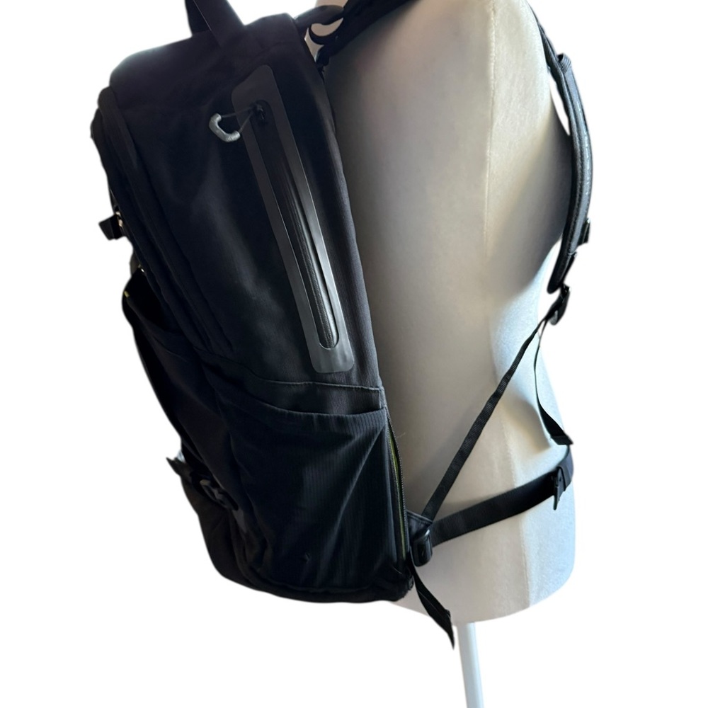 LifeProof Black Backpack - Picture 3 of 8